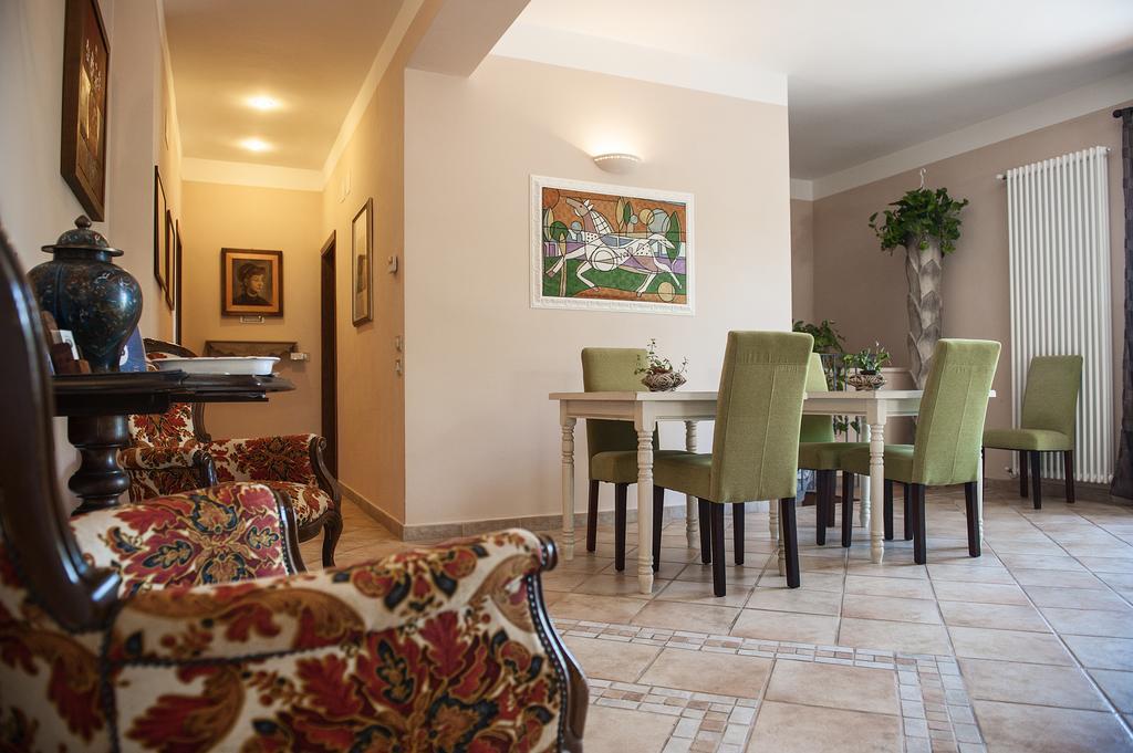 Il Casale Del Ra Guest House ตัวโร ซุล ตราซิเมโน ภายนอก รูปภาพ
