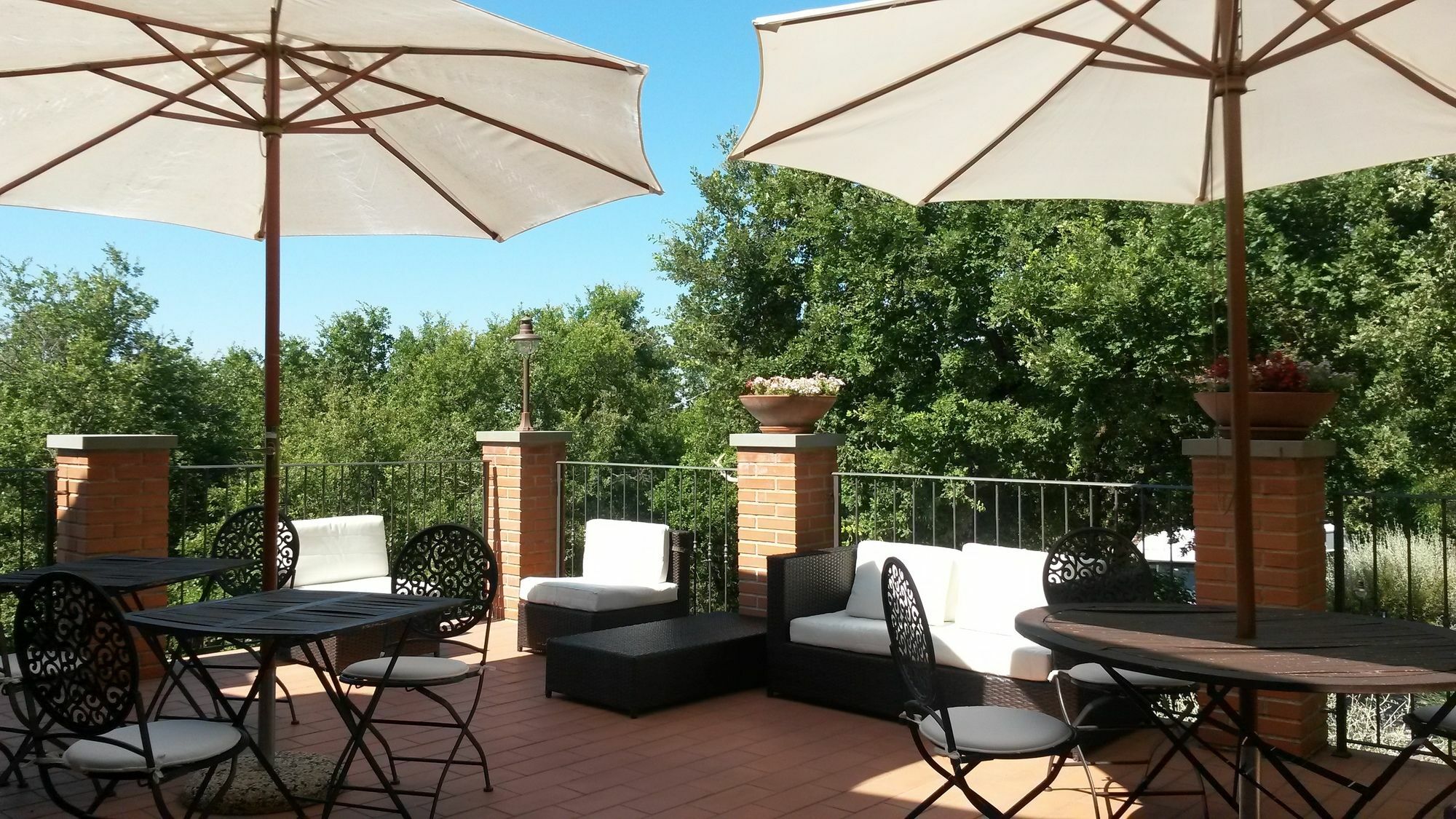 Il Casale Del Ra Guest House ตัวโร ซุล ตราซิเมโน ภายนอก รูปภาพ